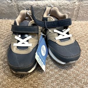 Nwt size 8c toddler stride rite tennis shoes